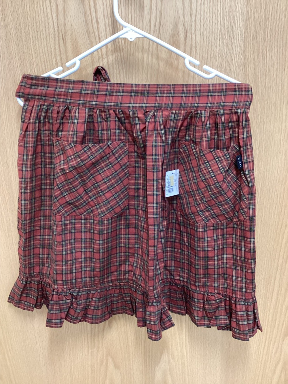Plaid Ruffle Hem Apron - Red Tartan